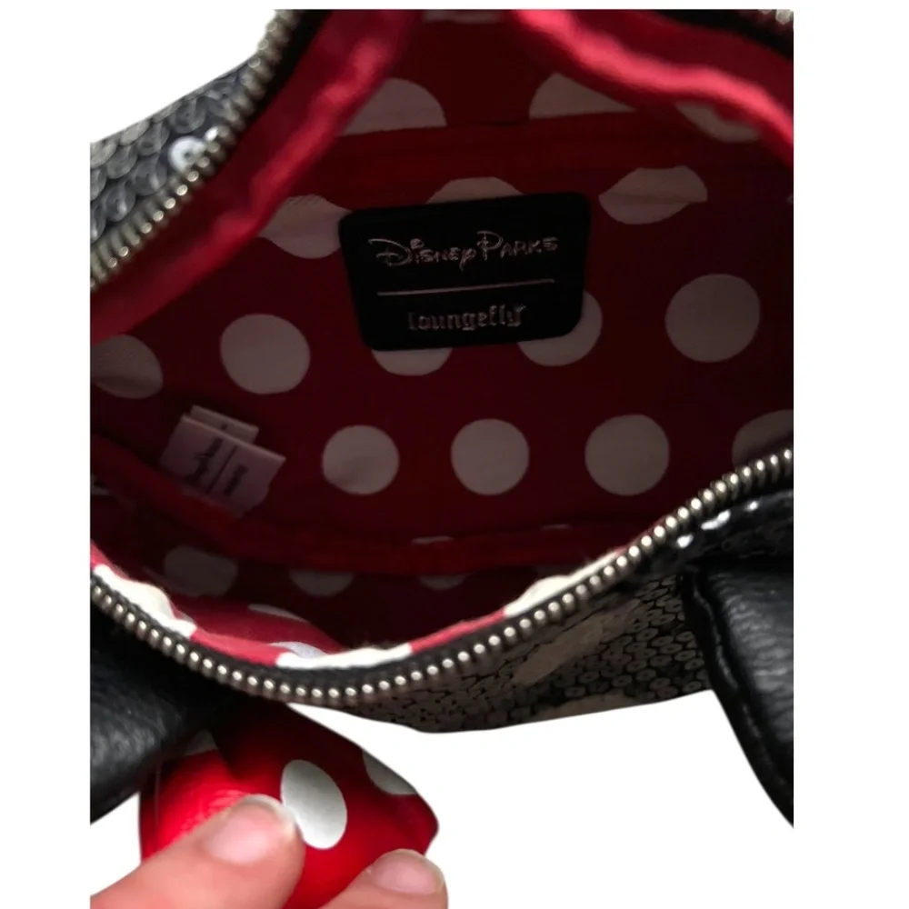 Loungefly Minnie Mouse Sequenced - Fanny Bag EUC - Picture 6 of 8